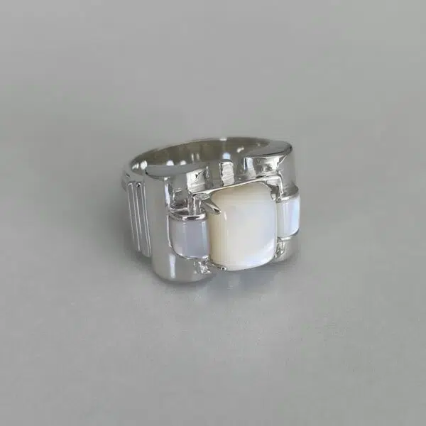 mother-of-pearl-tank-ring