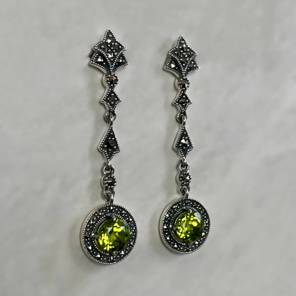 Boucles D'oreilles Vintage Clips En Argenté Avec Péridot Et Améthyste - Modèle 2803, Occasion Bon état