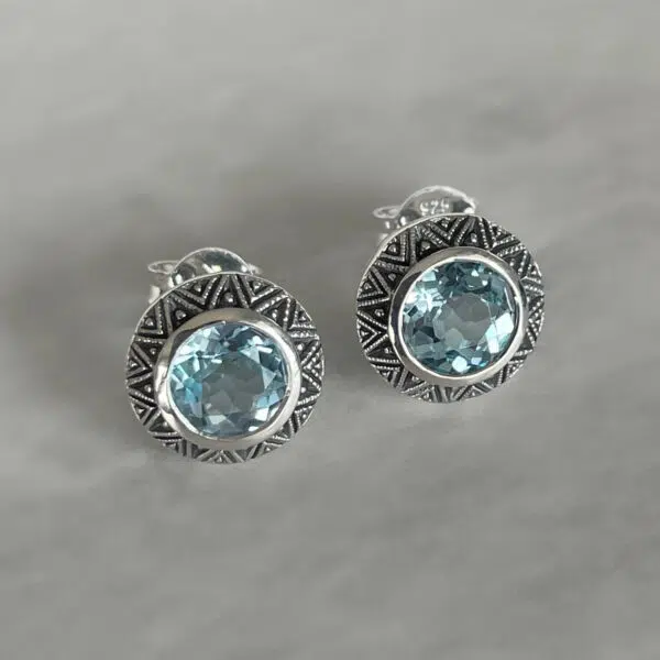puces-oreilles-topaze