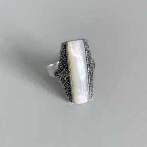 bague-style-vintage-nacre