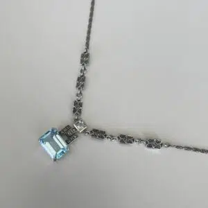 collier-topaze-bleue-marcassite