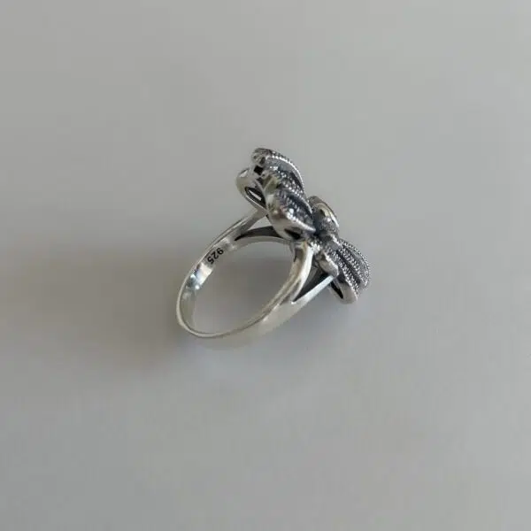 ring-moissanite-silver